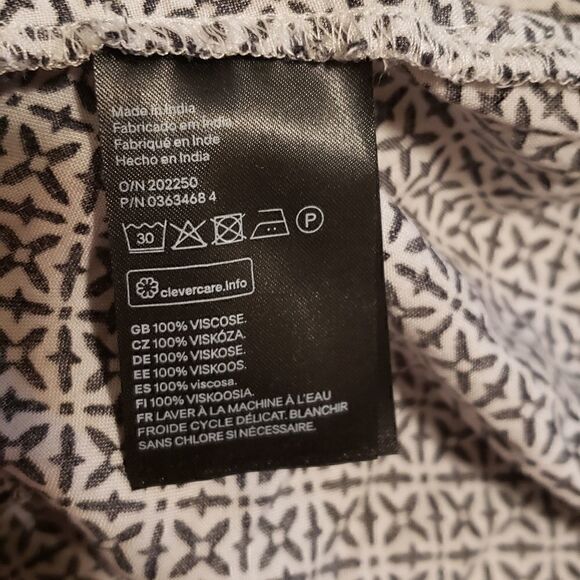 Black and White Patterned Divided Romper - Picture 5 of 6